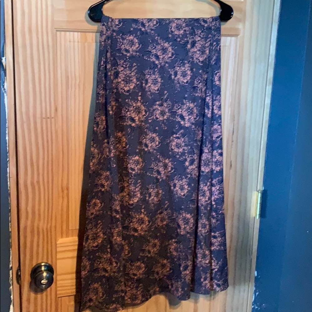 Medium lularoe maxi